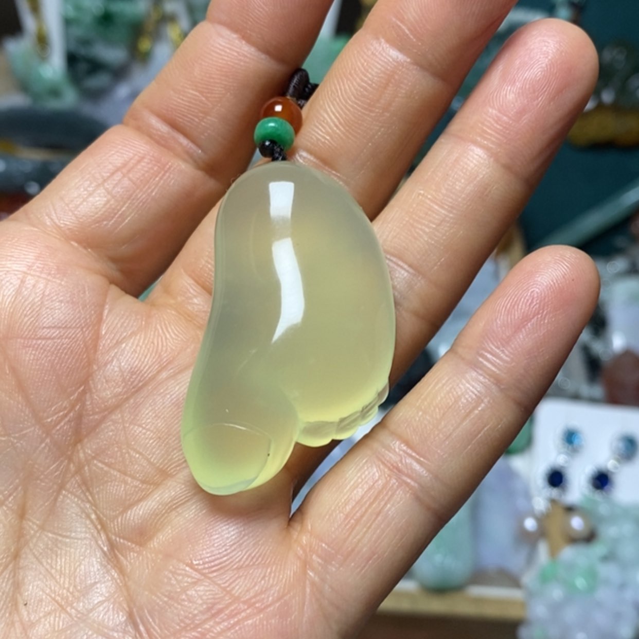 【闪购商品】翡翠吊坠(赠链)未镶嵌