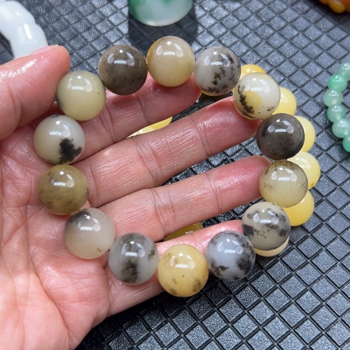 石英质玉（黄龙玉）颈饰未镶嵌香***手