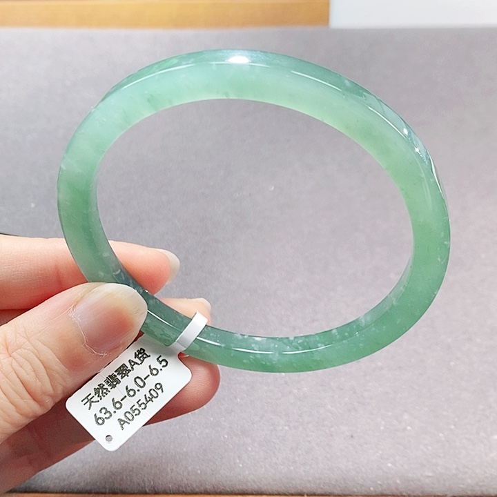 【闪购商品】翡翠手镯（圆镯）未镶嵌