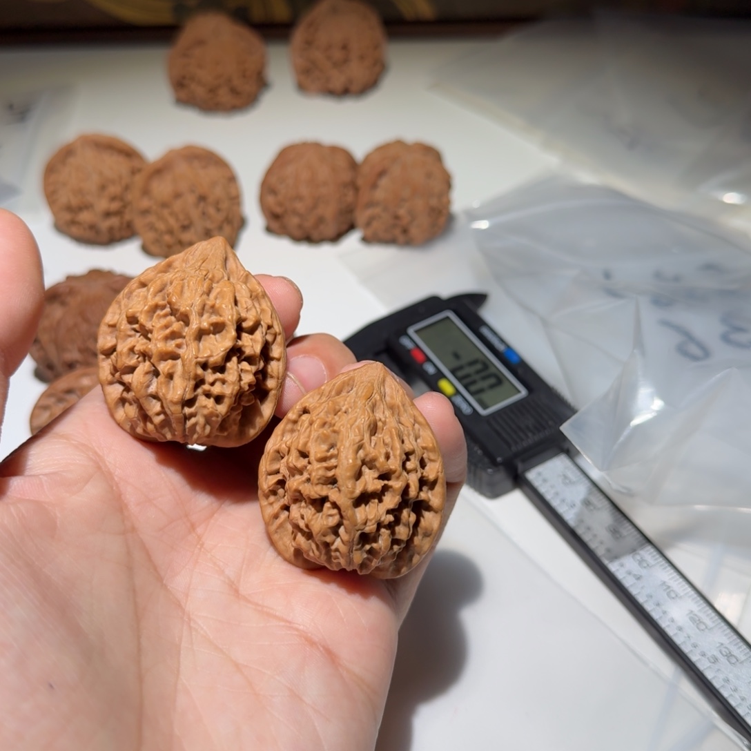 文玩核桃吊坠36全品鸡心