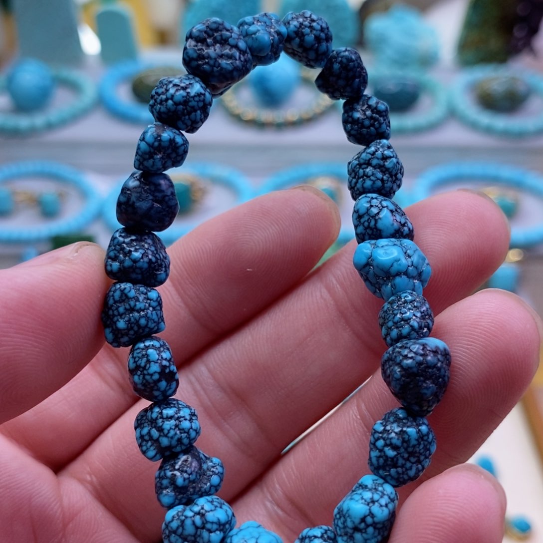 绿松石配饰未镶嵌卢*森