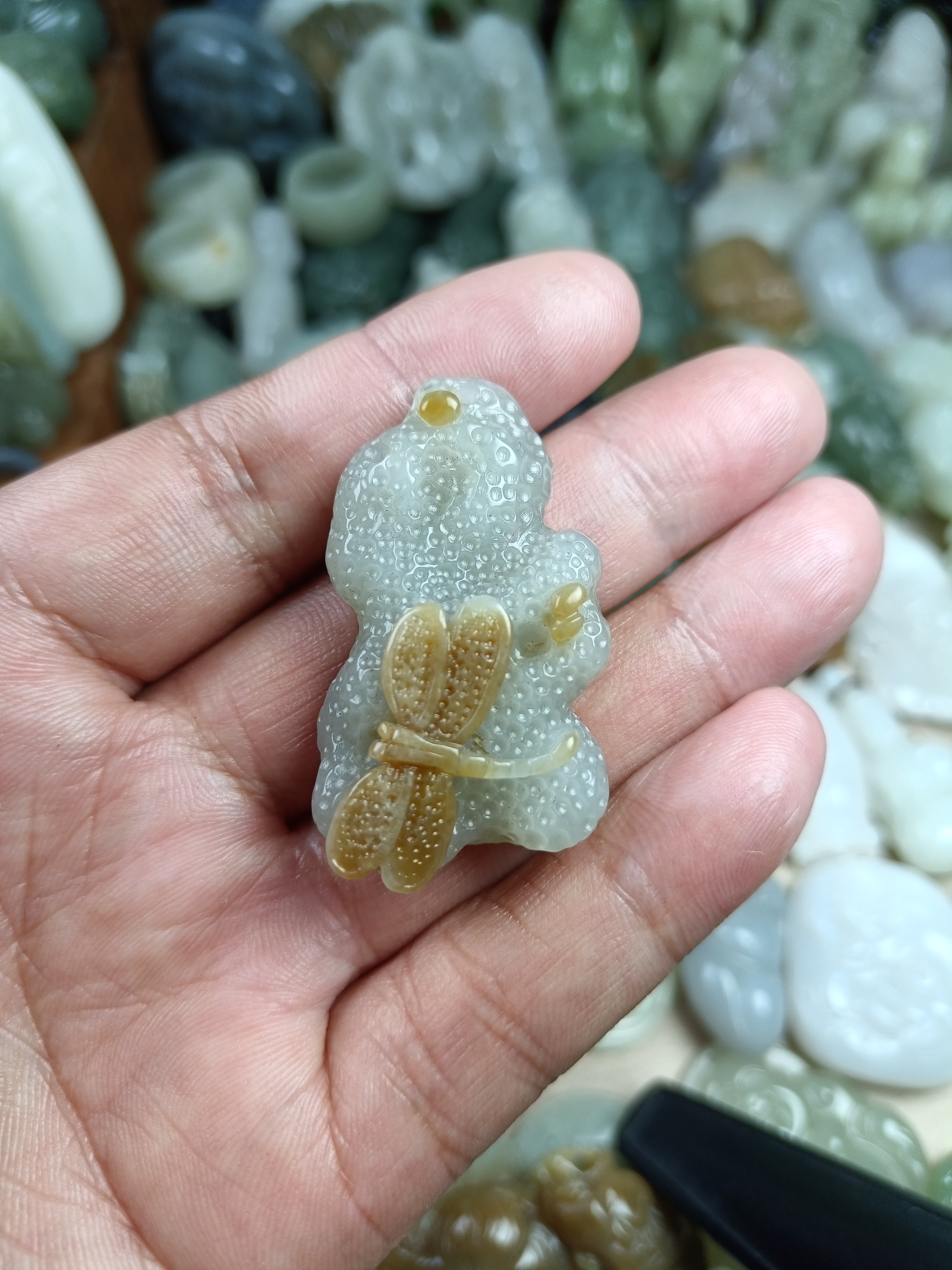 和田玉新疆且末料俏色巧雕太湖石