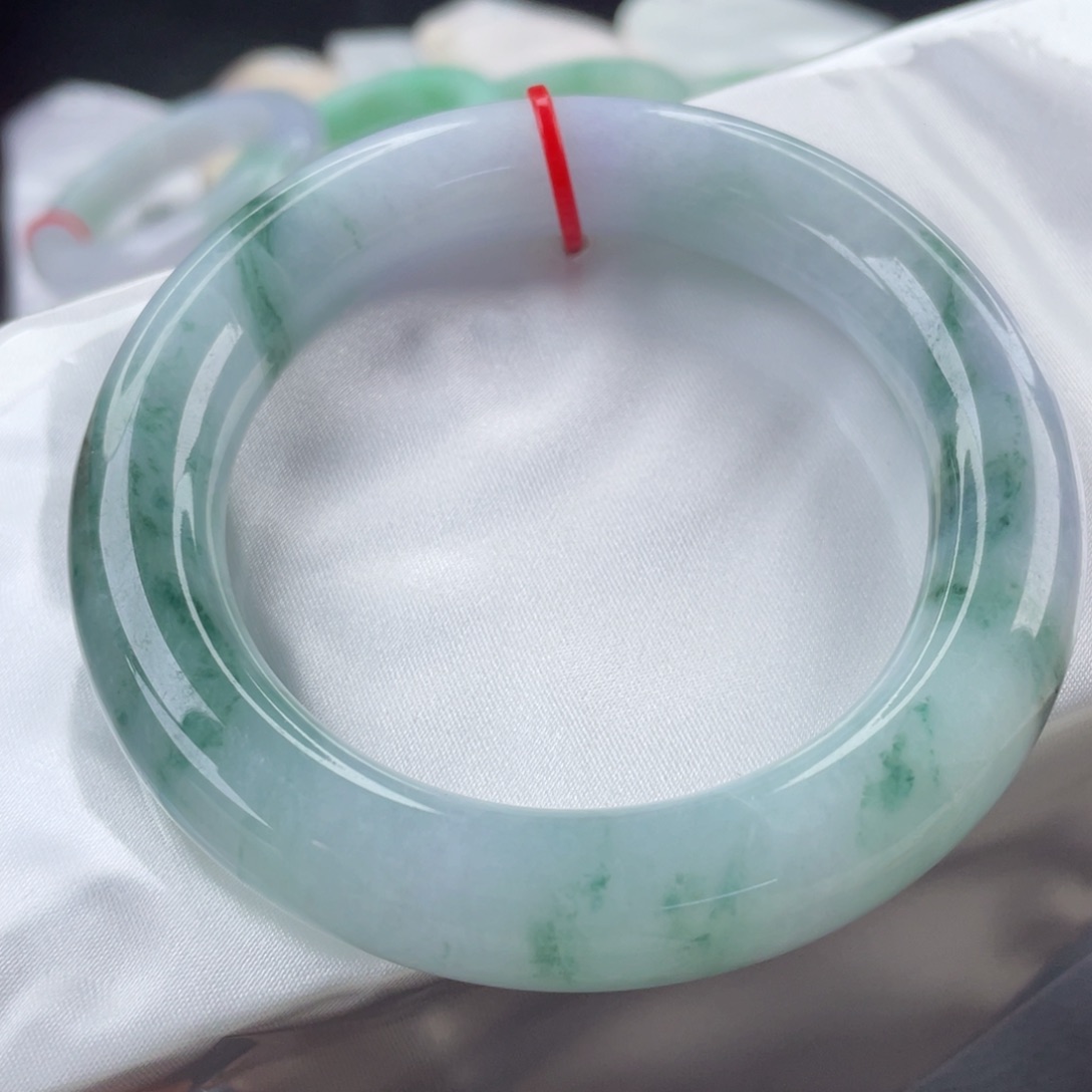 翡翠手镯（圆镯）未镶嵌59圈