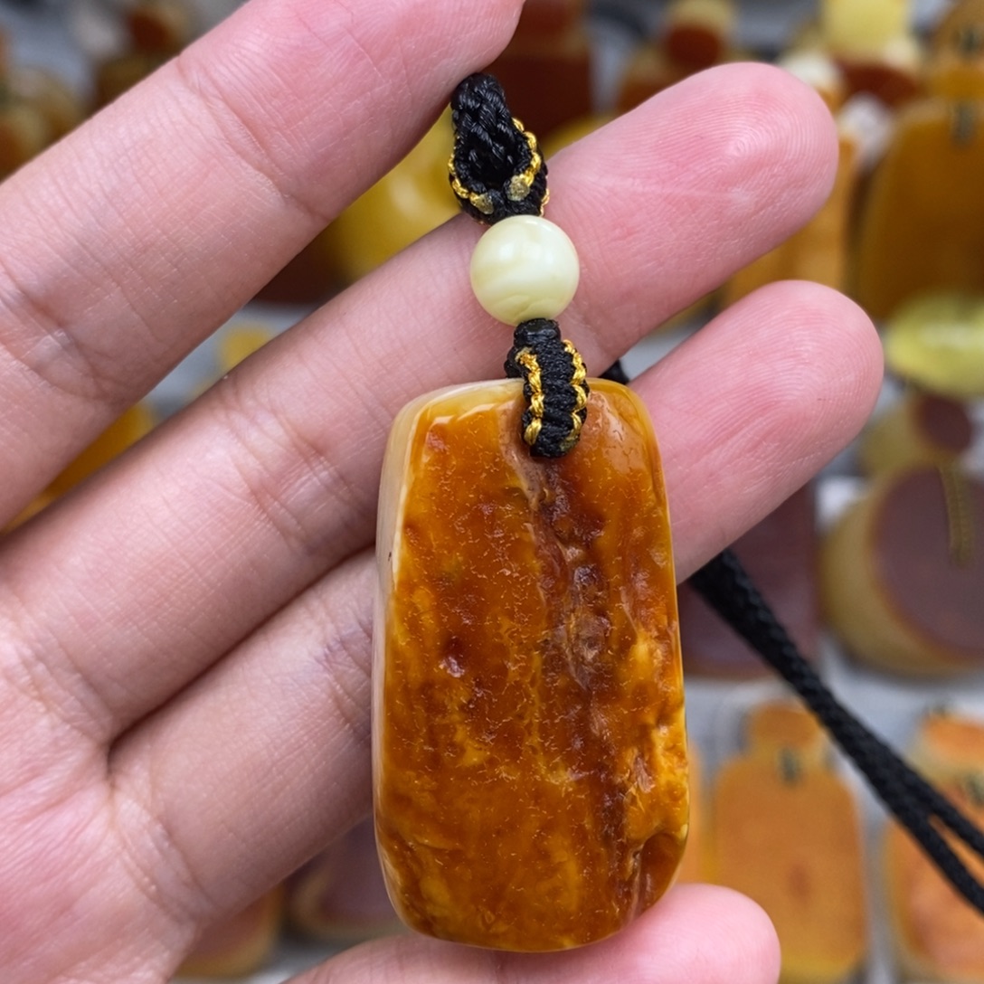 琥珀未镶嵌珠宝奇石