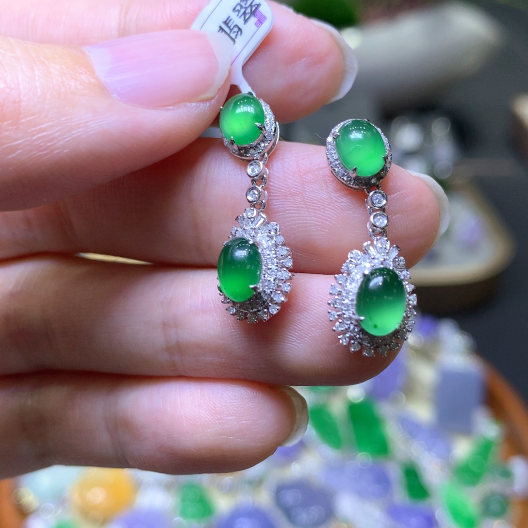 【闪购商品】翡翠颈饰18K金镶嵌翡翠吊坠项链