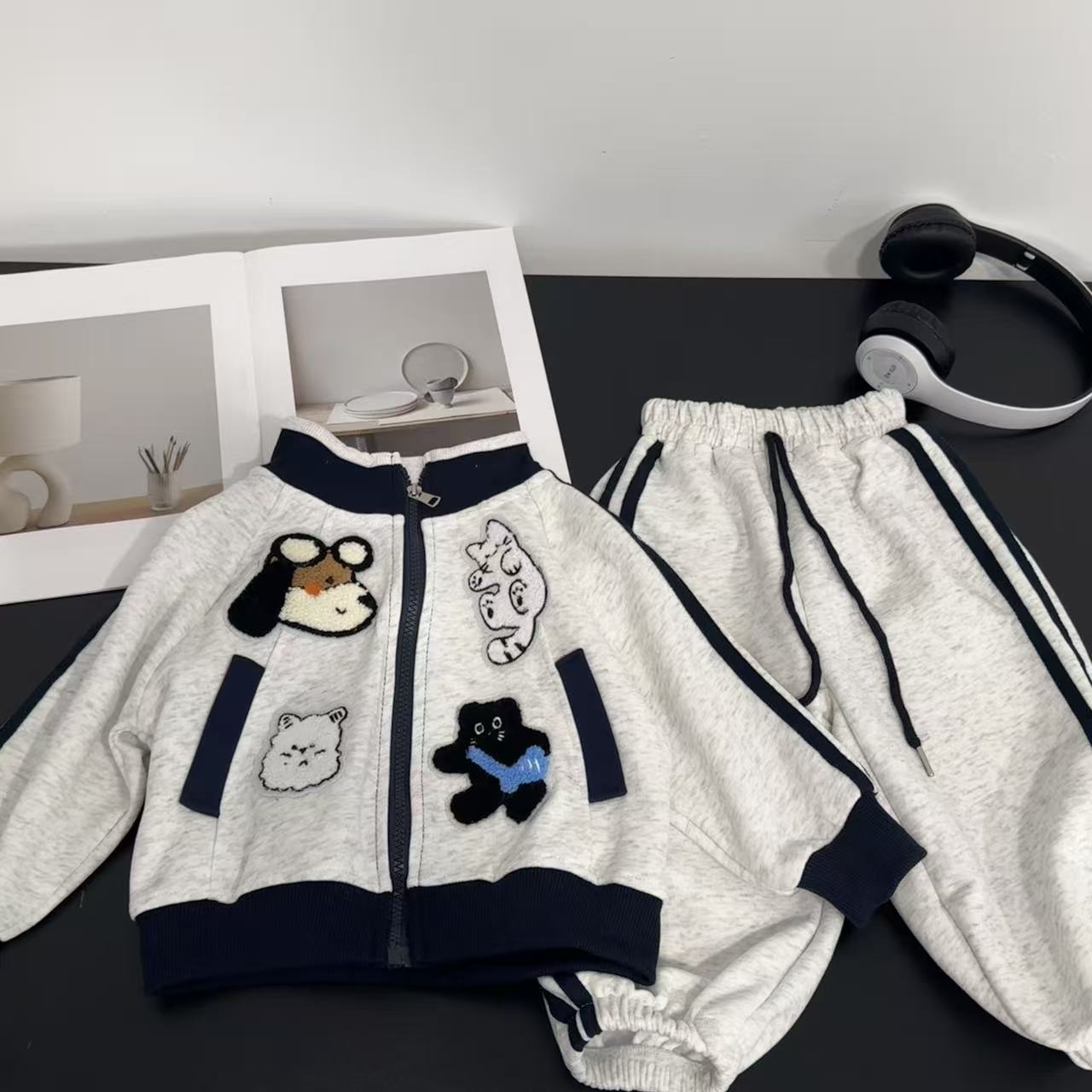 贴布绣秋季新款男女童套装时尚百搭休闲舒适上衣拉链两件套