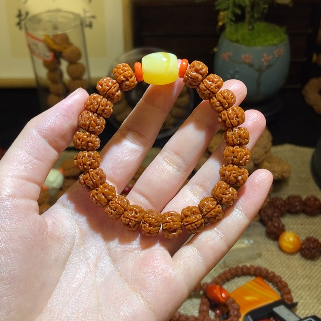 金刚菩提手串…*115半玉化