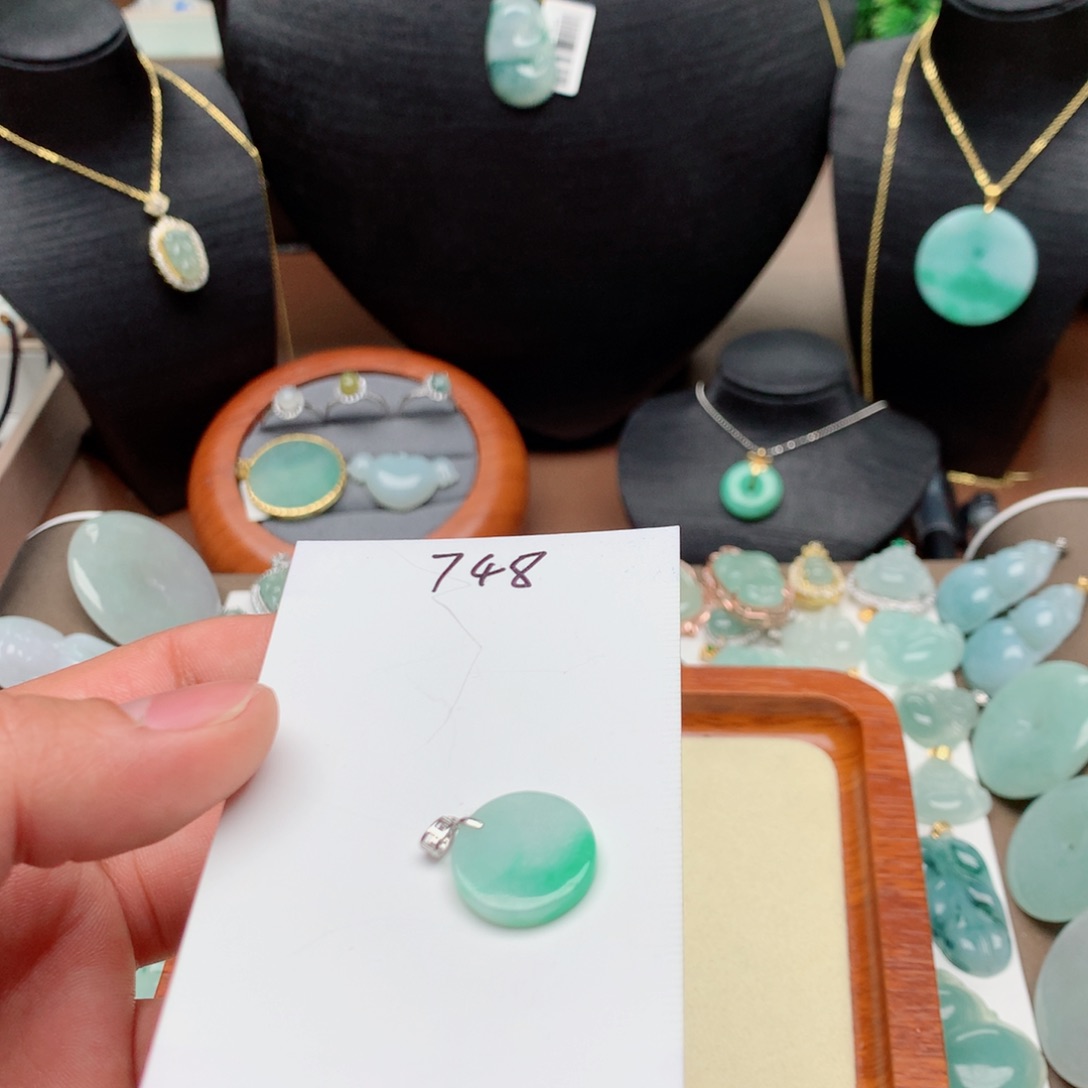 翡翠颈饰银S925镶嵌❄️****吊坠