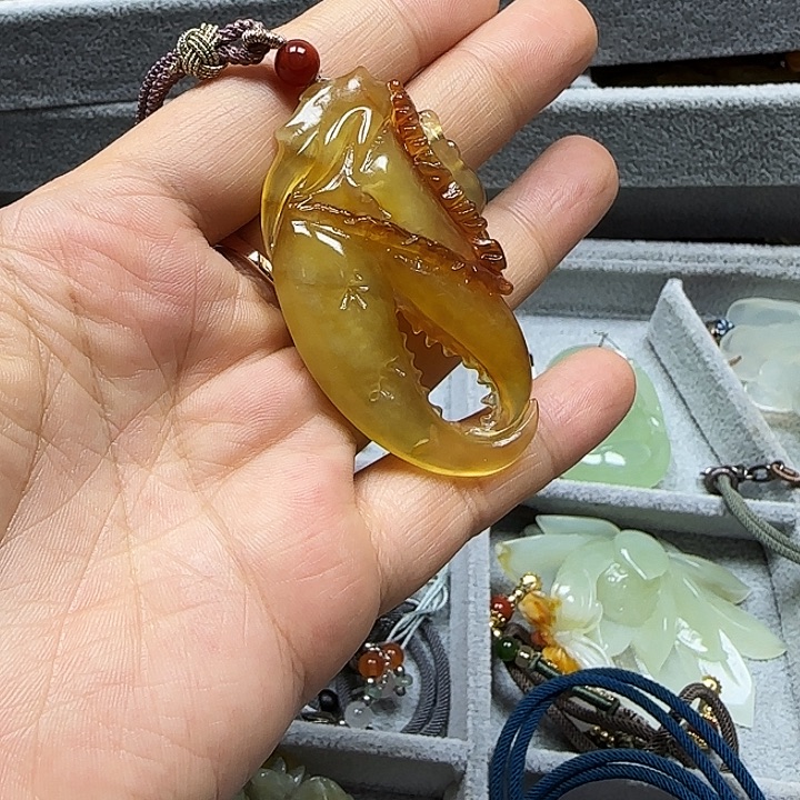 婷***婷蛇纹石玉未镶嵌颈饰