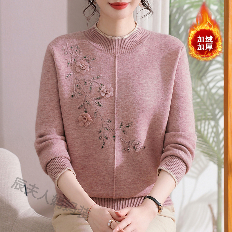 妈妈秋冬装加绒加厚毛衣洋气中老年女半高领内搭保暖一体绒打底衫