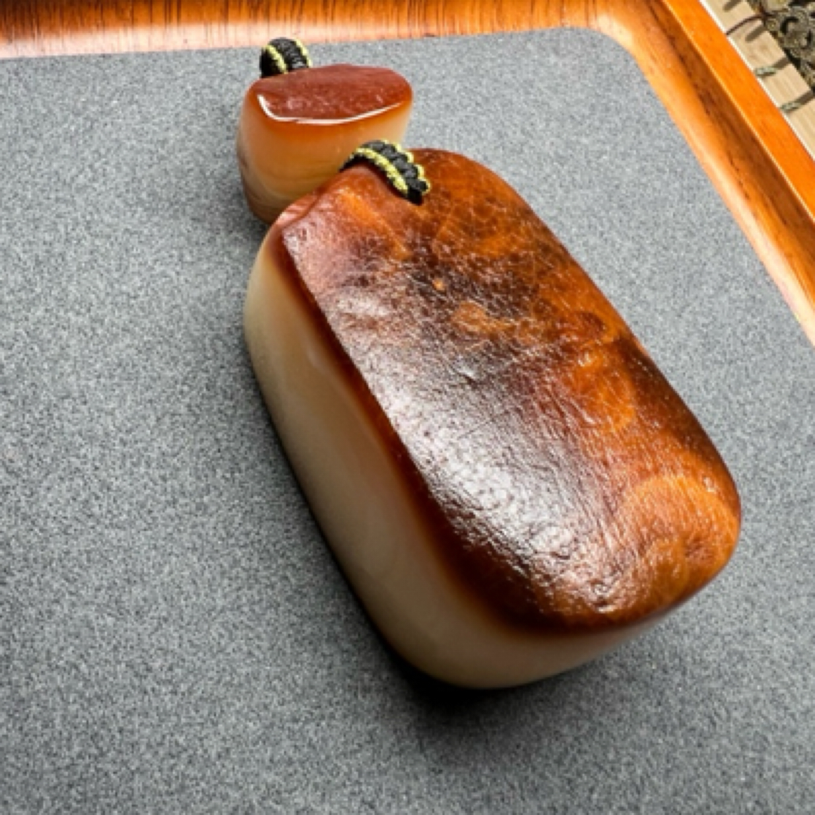 琥珀蜜蜡吊坠花蜡吊坠花蜡牌子