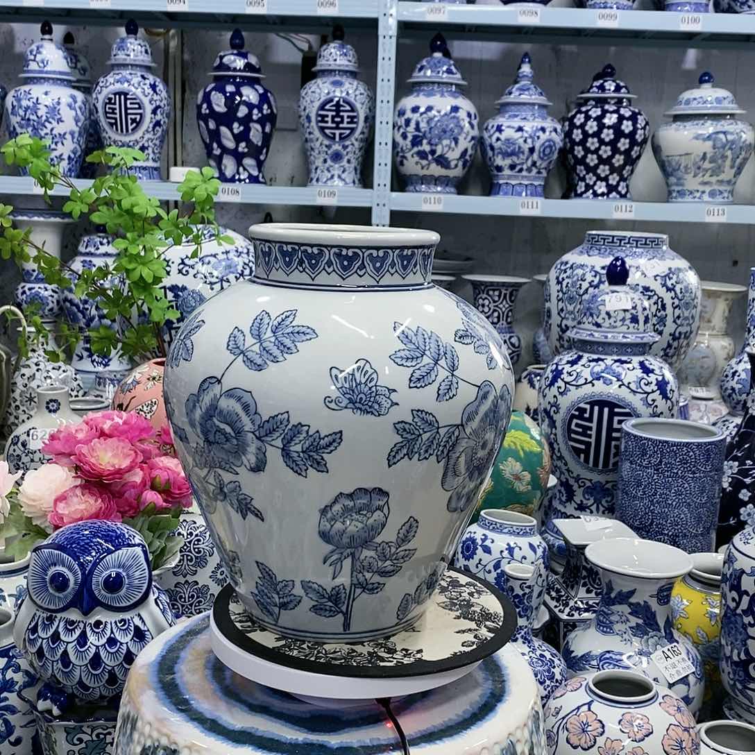 【闪购商品】摆件大肚瓶瓷器摆件………………………………