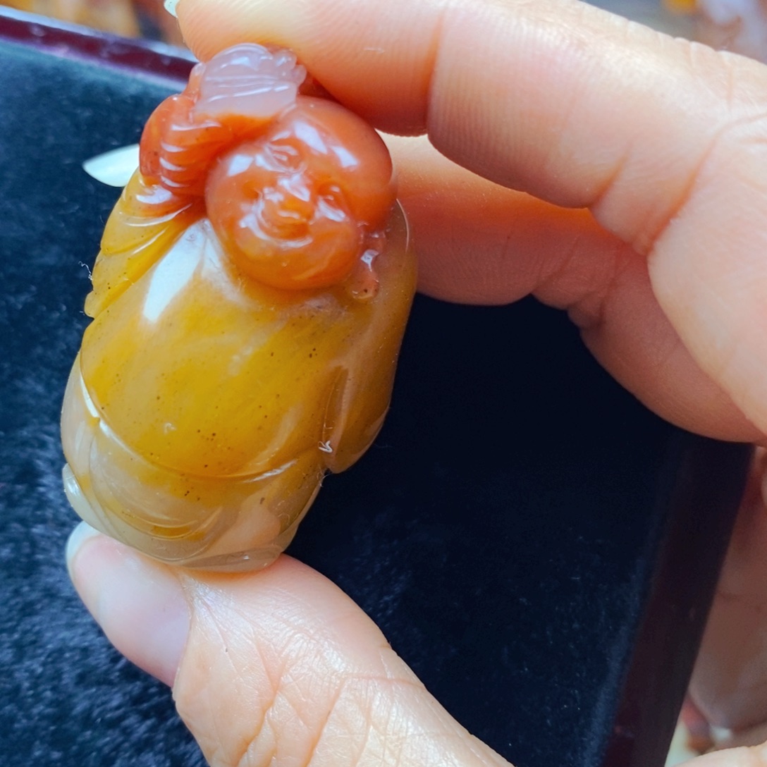 石英岩玉未镶嵌颈饰