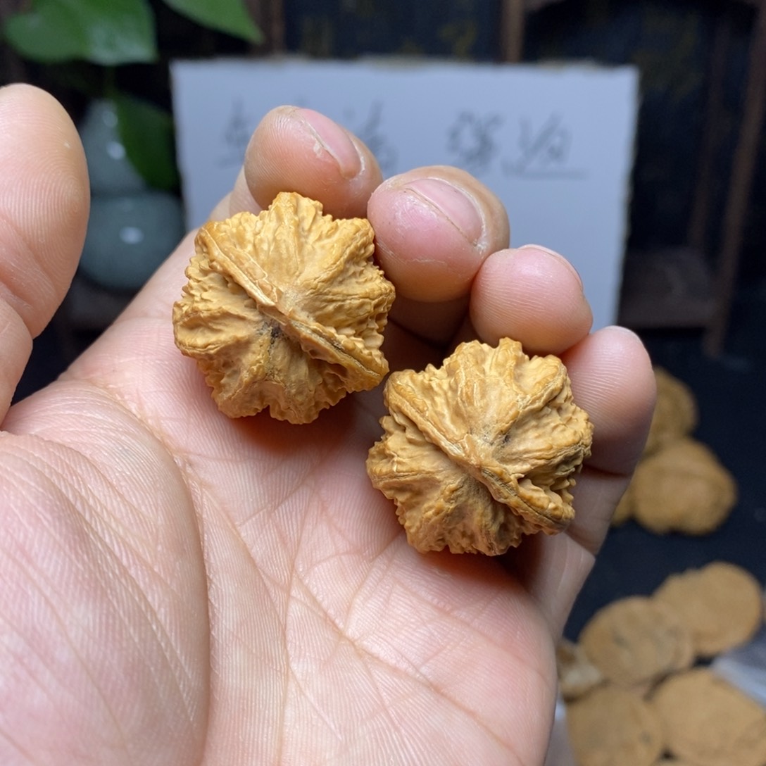 文玩核桃吊坠30手捻