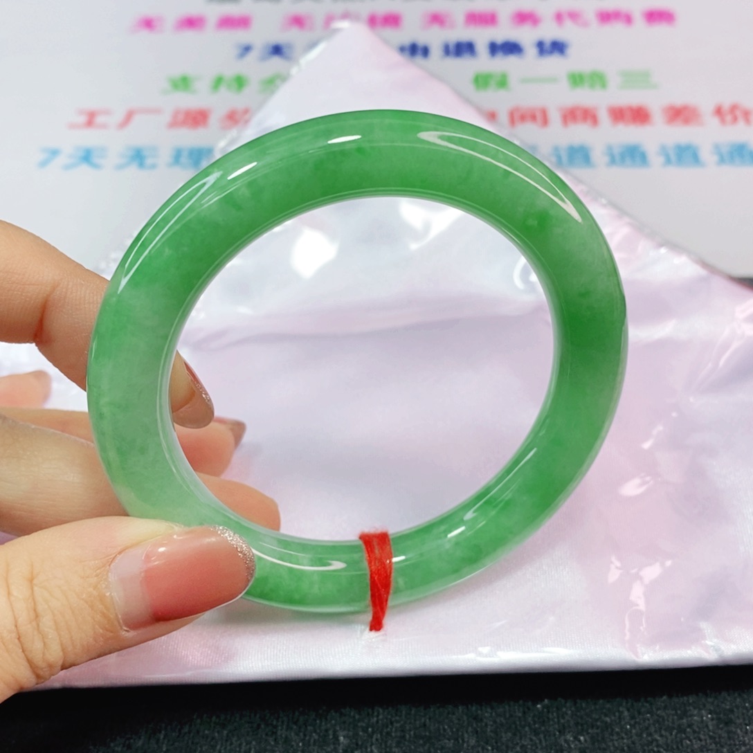 未镶嵌手镯（圆镯）翡翠55.8圈