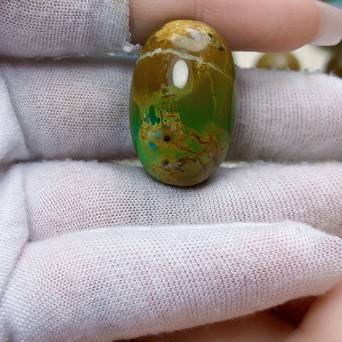 绿松石未镶嵌饰品