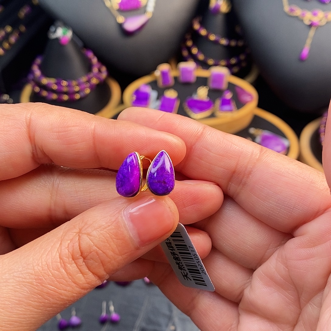 苏纪石（舒俱来）18K金镶嵌耳饰