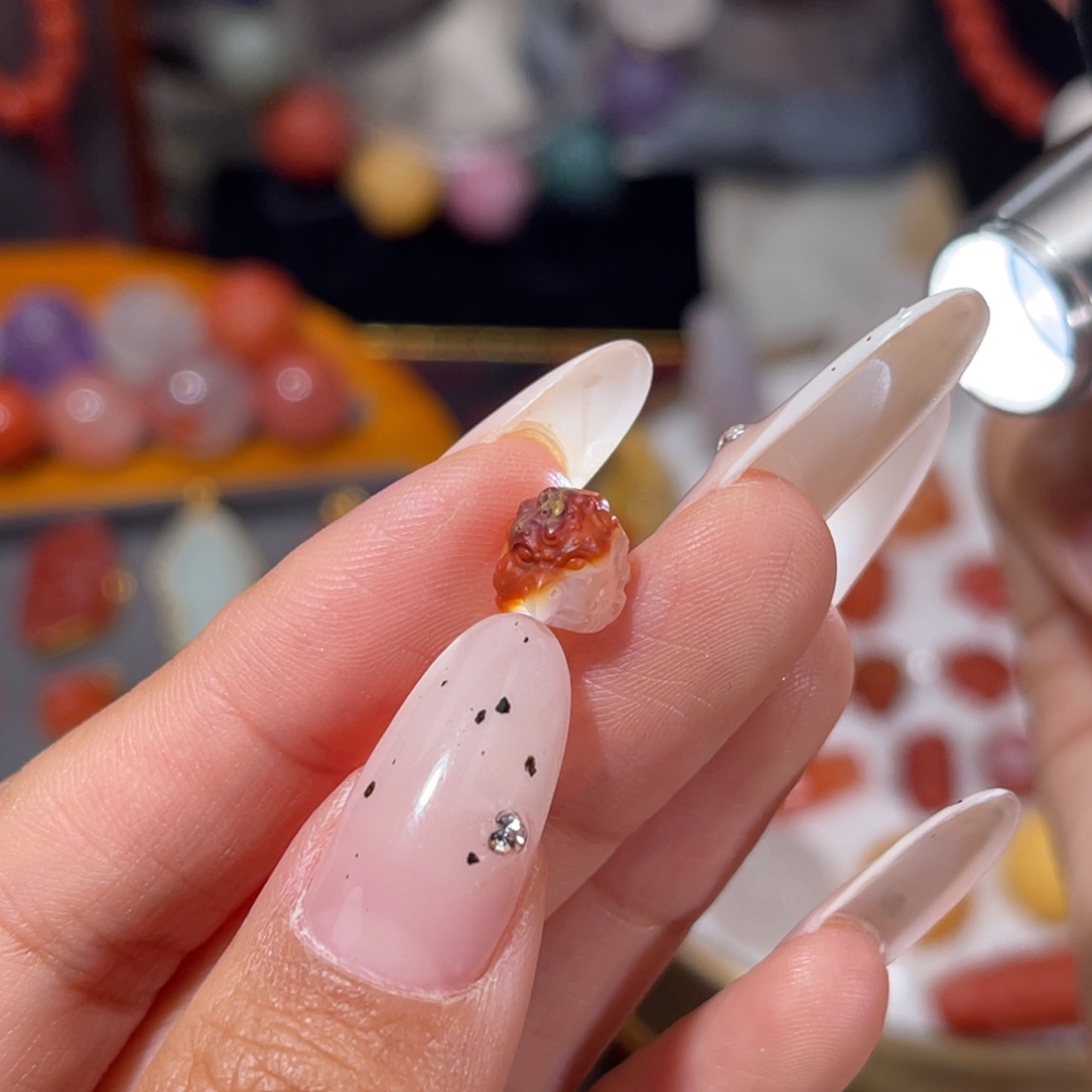 南红玛瑙大鹏鸟 8m m未镶嵌