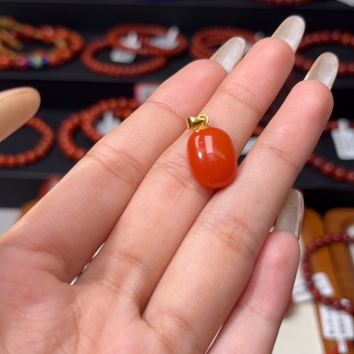 南红玛瑙银S925镶嵌颈饰樱桃红吊坠