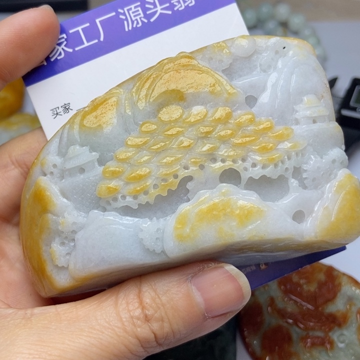 翡翠颈饰未镶嵌翡翠