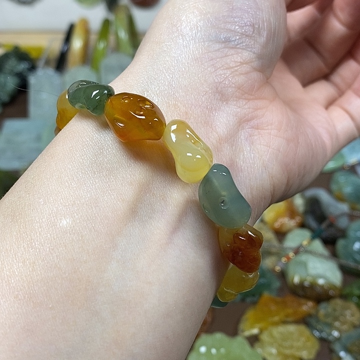 蛇纹石玉手串未镶嵌