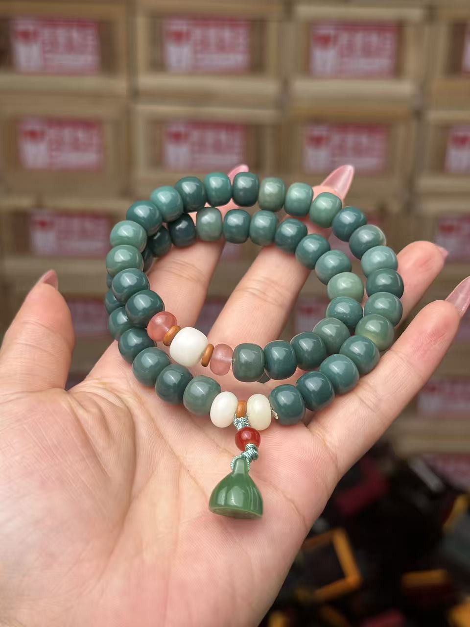 J0241 精品手串无礼盒