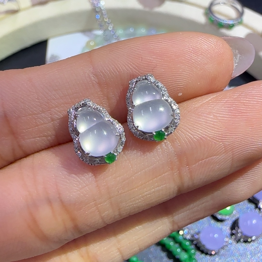 翡翠18K金镶嵌颈饰精品