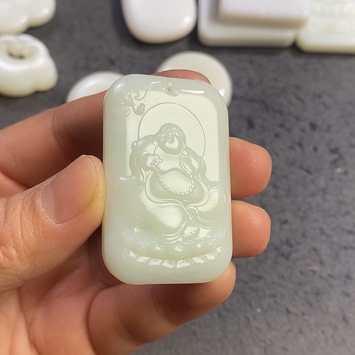 梧***店和田玉未镶嵌颈饰