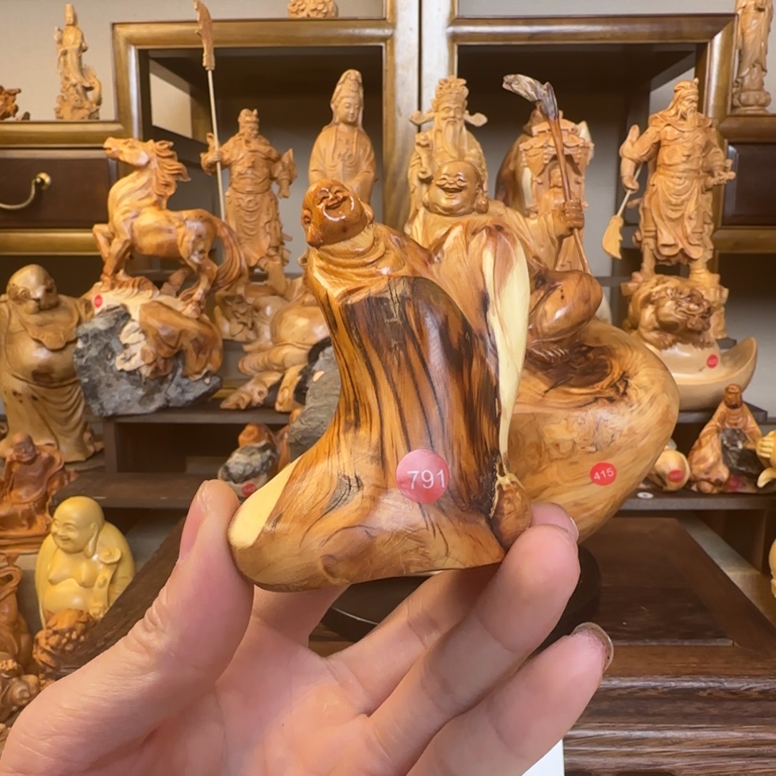 崖柏小木匠艺雕一物一拍