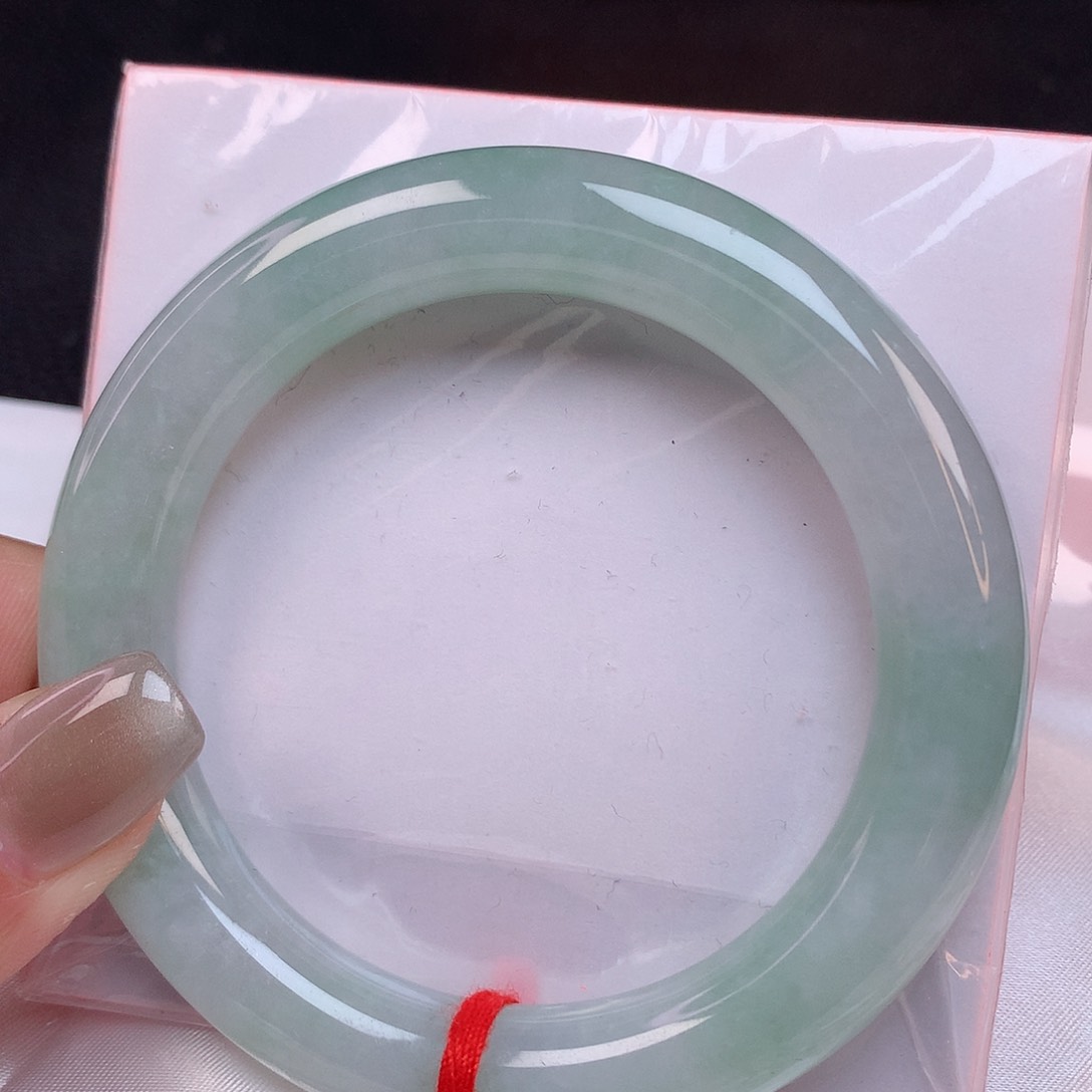 翡翠手镯（圆镯）未镶嵌56