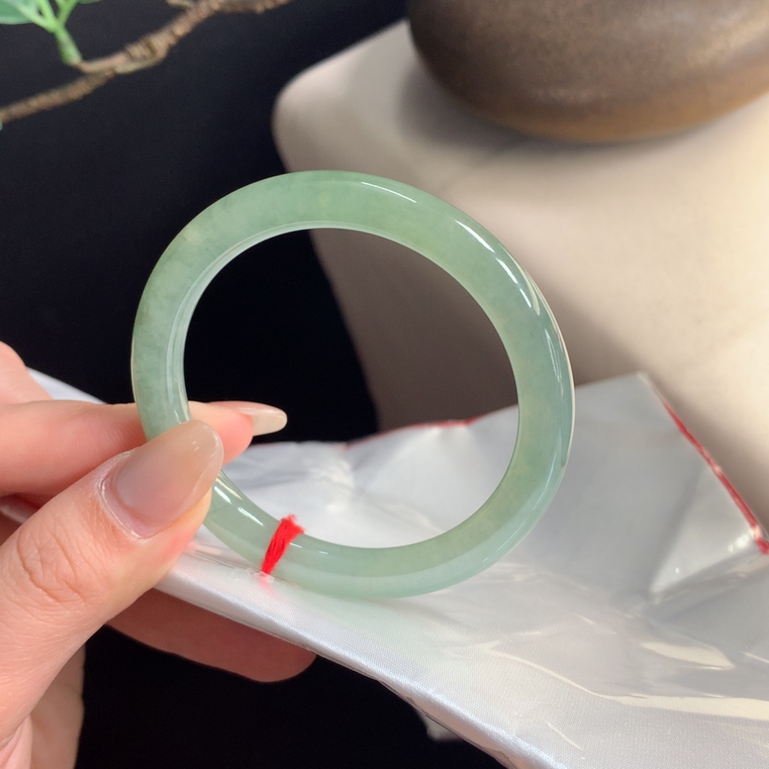 翡翠手镯未镶嵌(16号)美人条