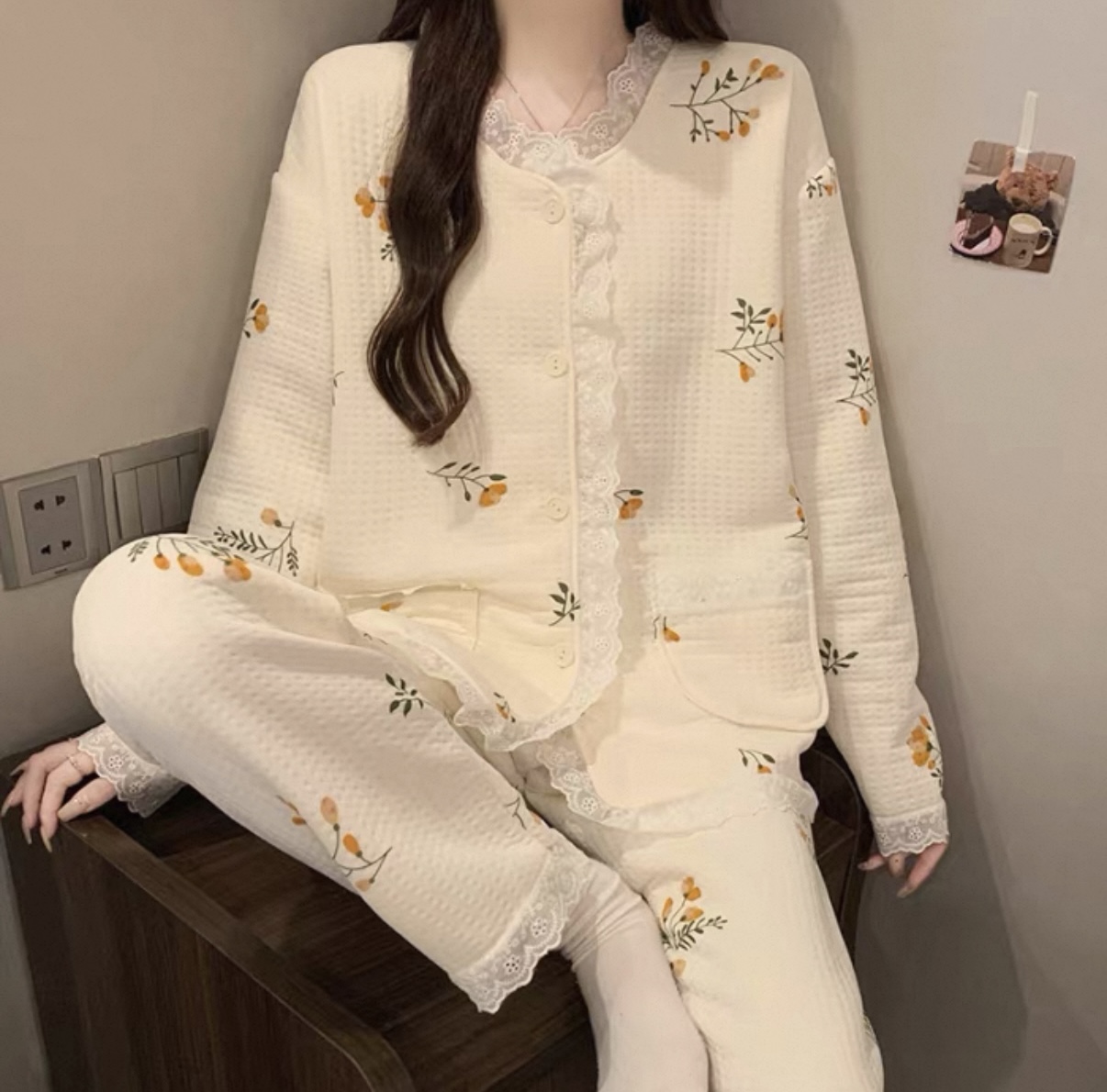 24-秋冬季女款满印小金花开衫空气夹层棉长袖长裤家居服套装