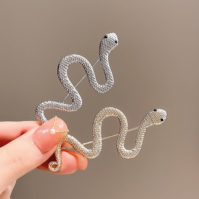 锌合金胸针 简约金属设计感生肖鎏光蛇影胸针男女高级感百搭别针