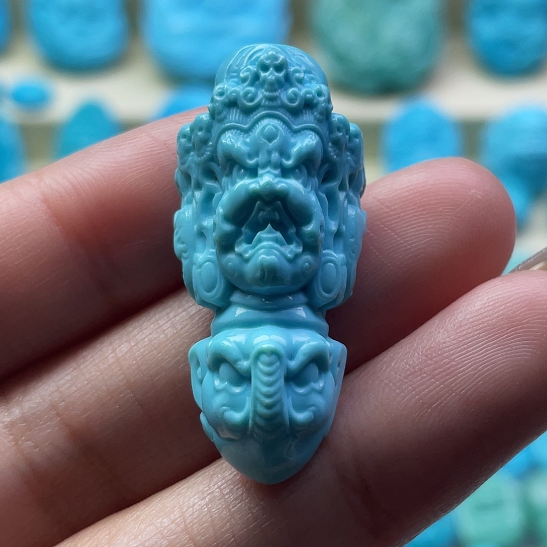 绿松石未镶嵌颈饰