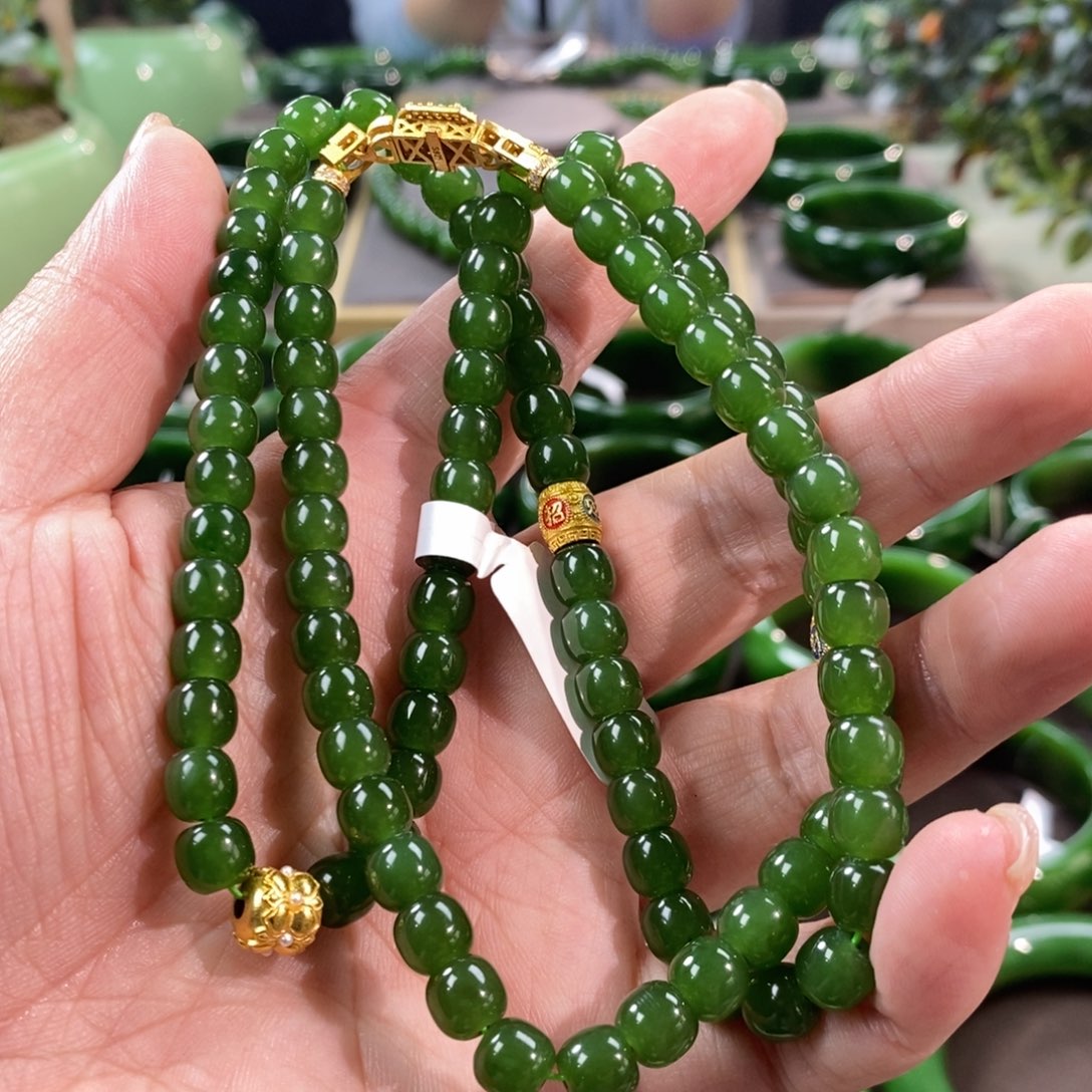 和田玉（碧玉）未镶嵌颈饰