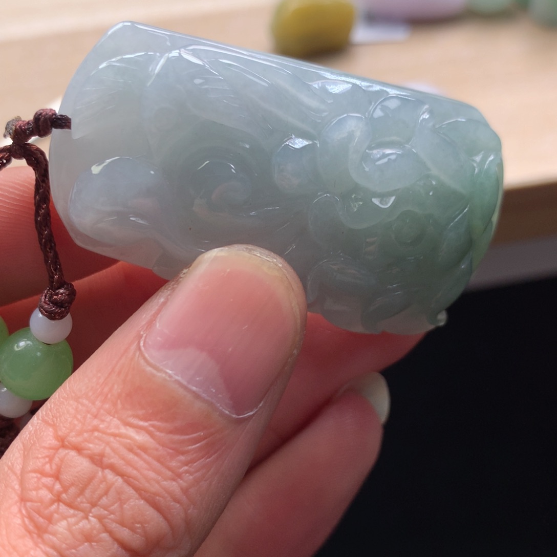 颈饰未镶嵌翡翠吊坠