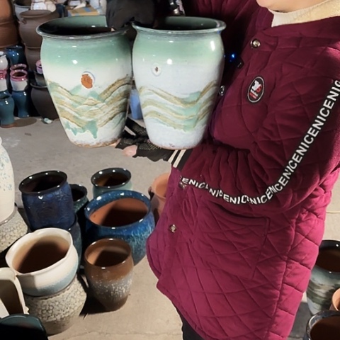 口17高23，瑕疵盆子。