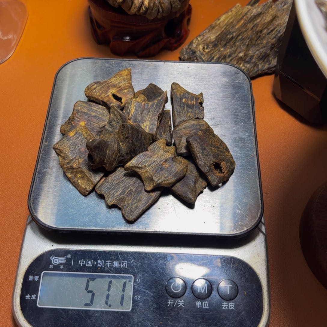 沉香木手把件最*处沉香棋楠块料