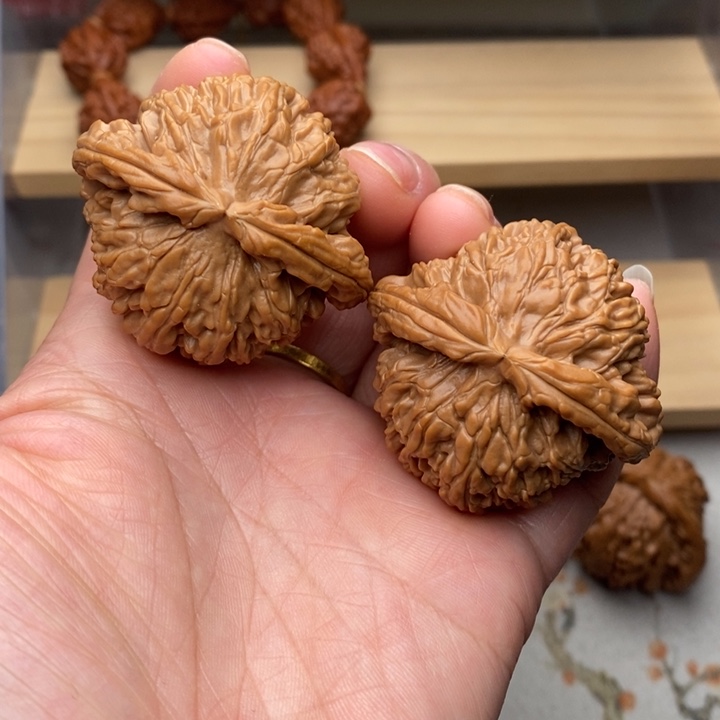 把件核桃文玩核桃白狮子