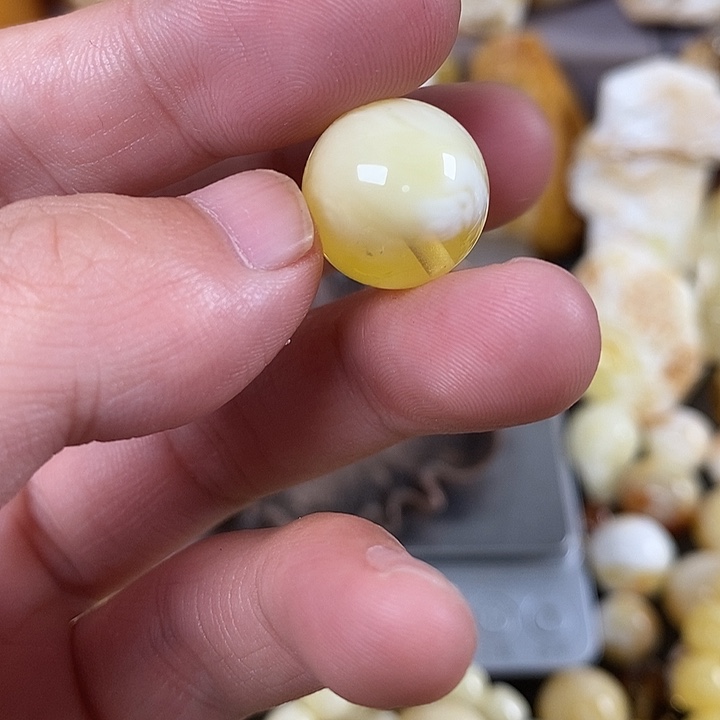 未镶嵌琥珀裸石我