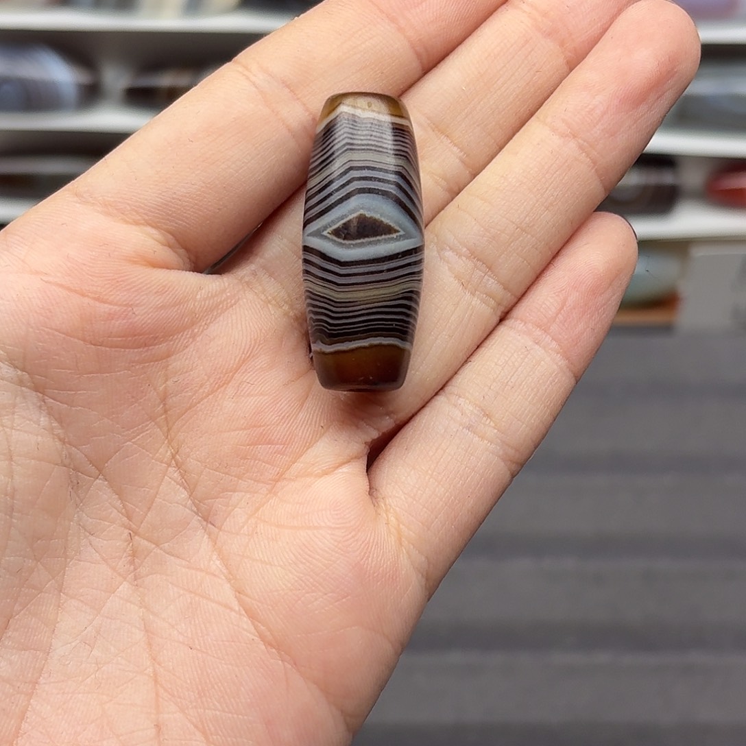 阿****玛瑙/玉髓合金珠宝半成品