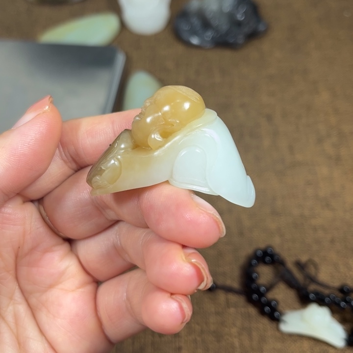 和田玉未镶嵌颈饰