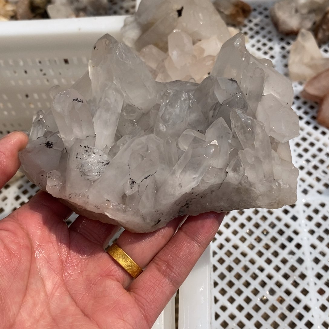 水晶水晶原石摆件粉晶球，随机发一未镶嵌