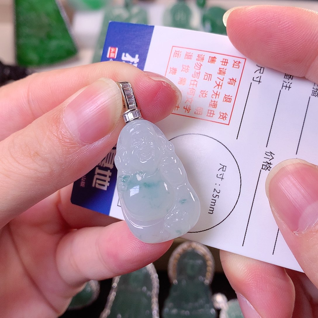 翡翠颈饰未镶嵌翡翠