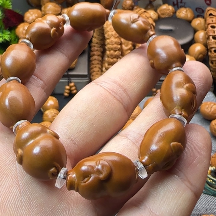 用***8橄榄核手串/手链小猪