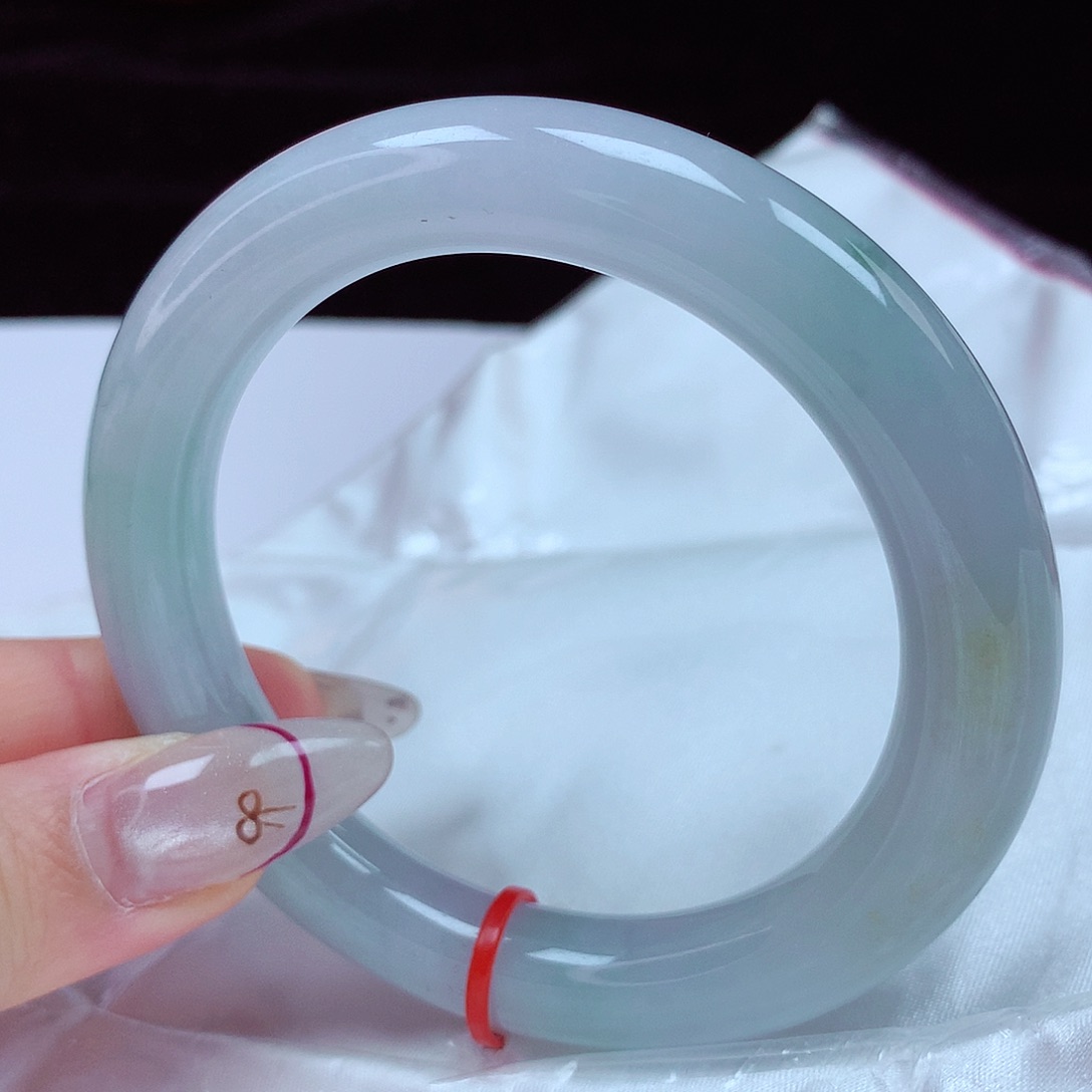 翡翠手镯（圆镯）未镶嵌57圈