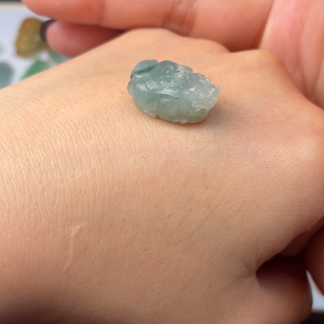 定制翡翠未镶嵌貔貅