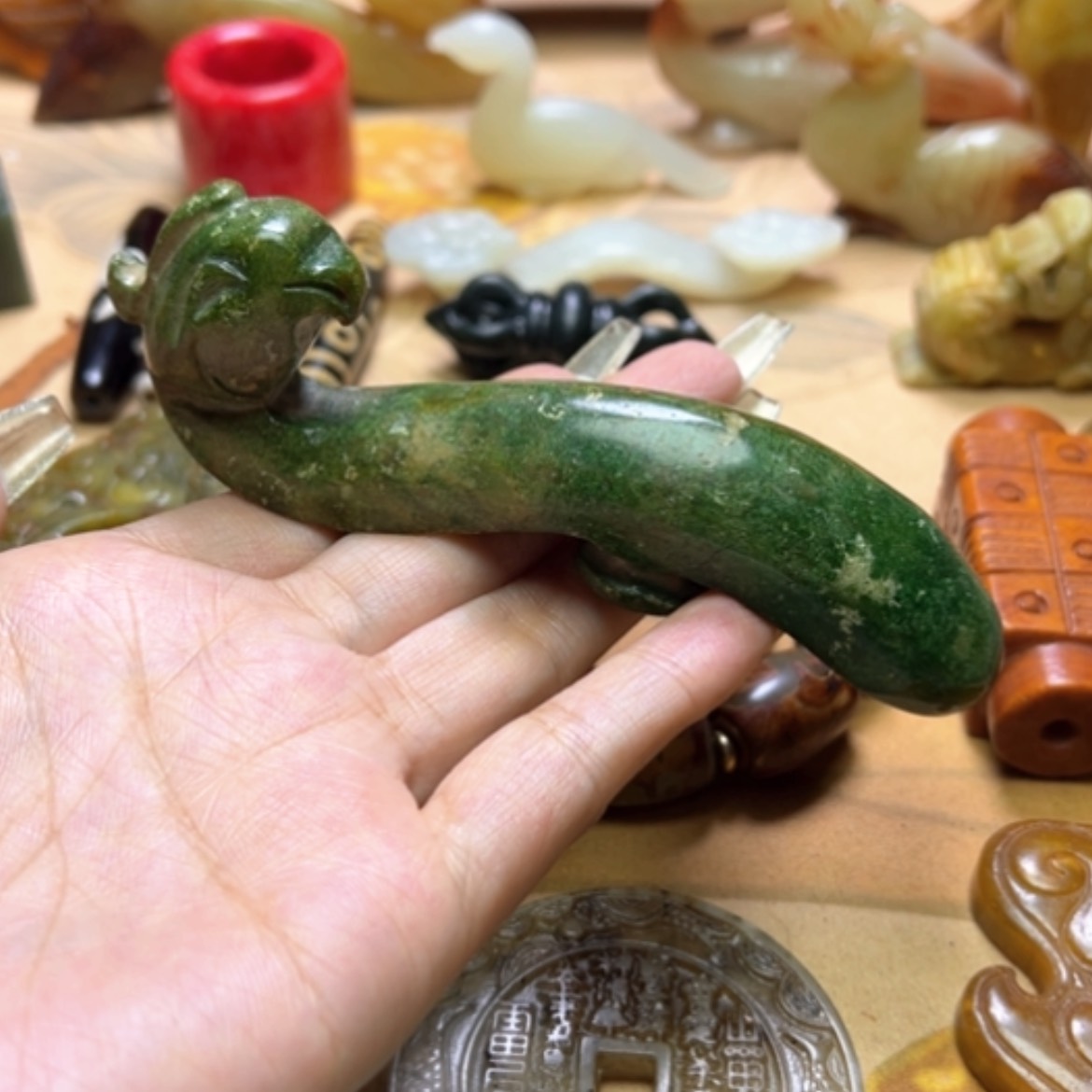 【闪购商品】蛇纹石玉颈饰未镶嵌