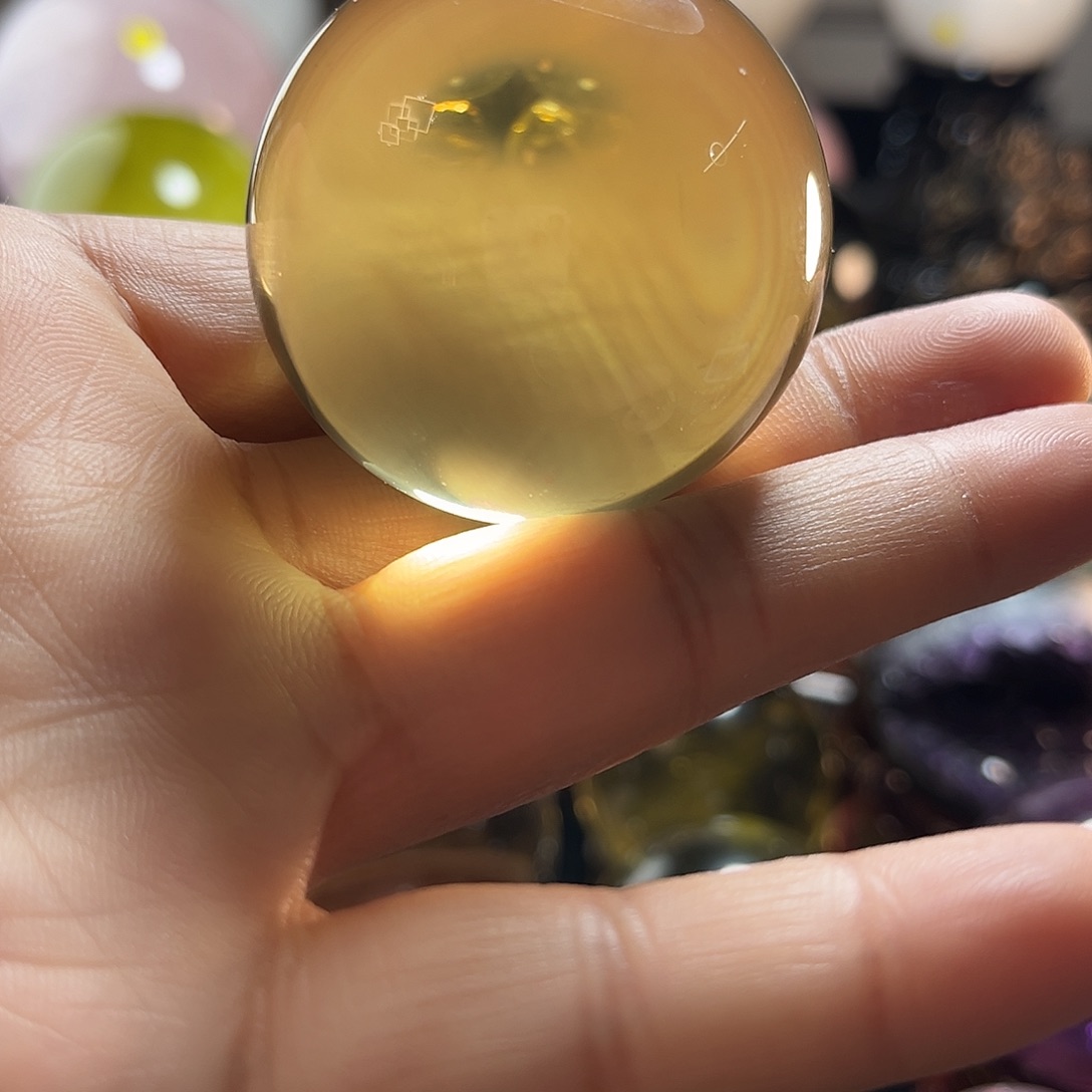 黄色水晶球卡4.66左右未镶嵌水晶