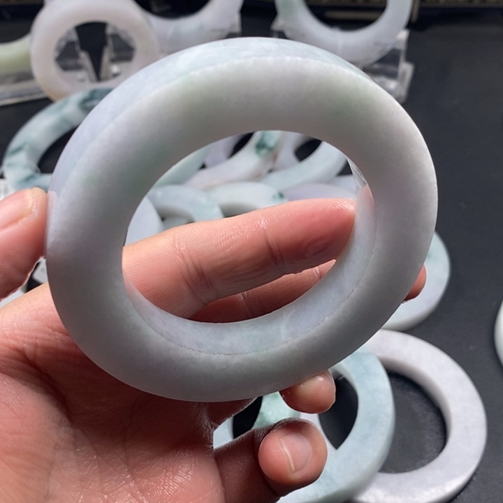 定制翡翠翡翠未镶嵌阿*?